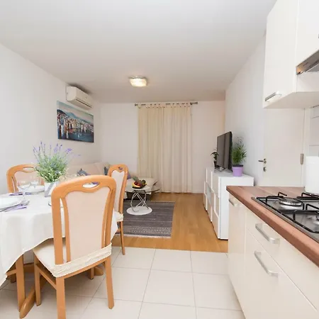 شقة Domy Apartment *