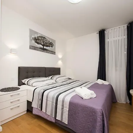 Domy Apartment Daire