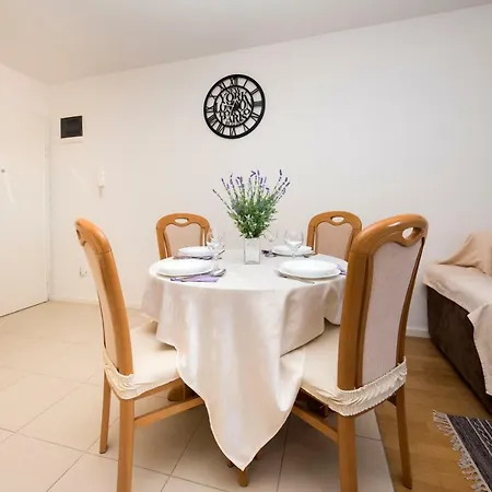 Domy Apartment Apartman