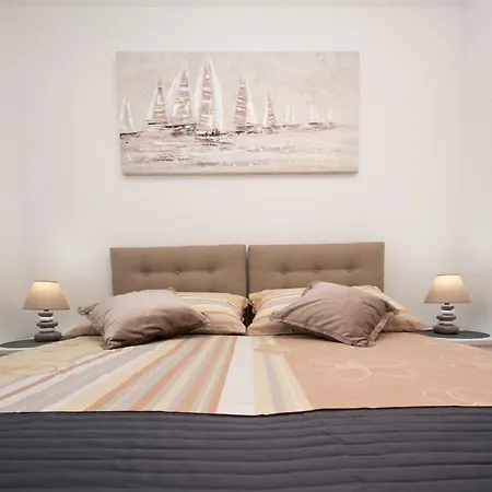 Domy Apartment * ספליט